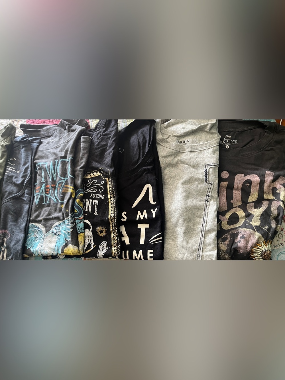 Pack of 14 Torrid graphic tee (size 1 & 2)